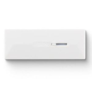 Weißer Loxone Tür- und Fensterkontakt Air zur zuverlässigen Erkennung von geöffneten oder geschlossenen Fenstern und Türen – erhältlich bei Elektro Maschler